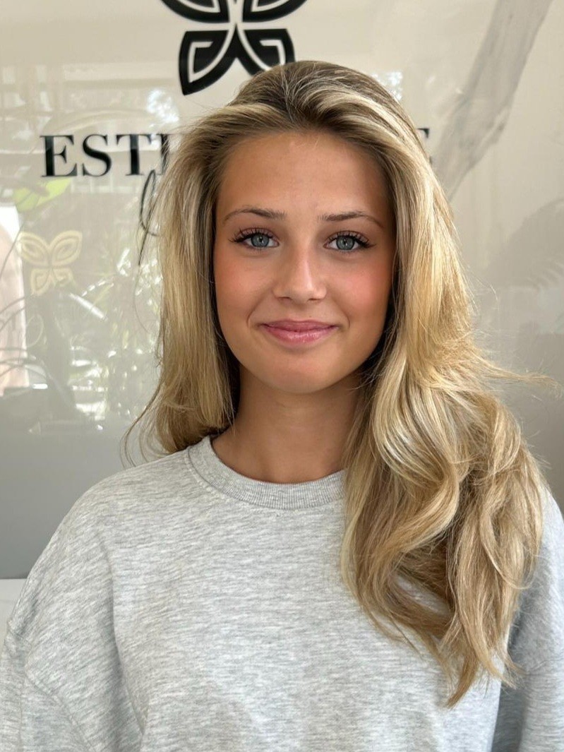 Esthetique Privé #beograd Ombre, sombre, balayage Balayage + Preliv +Feniranje + Šišanje +Black Caviar tretman