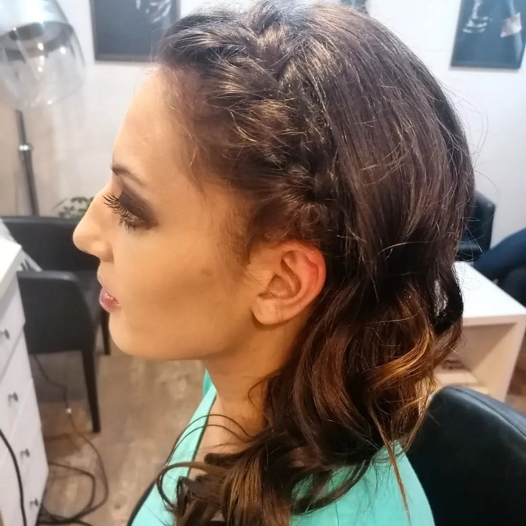 Salon Lepote Kaja #beograd Svečane i frizure za svadbu Svečana frizura - kosa srednje dužine