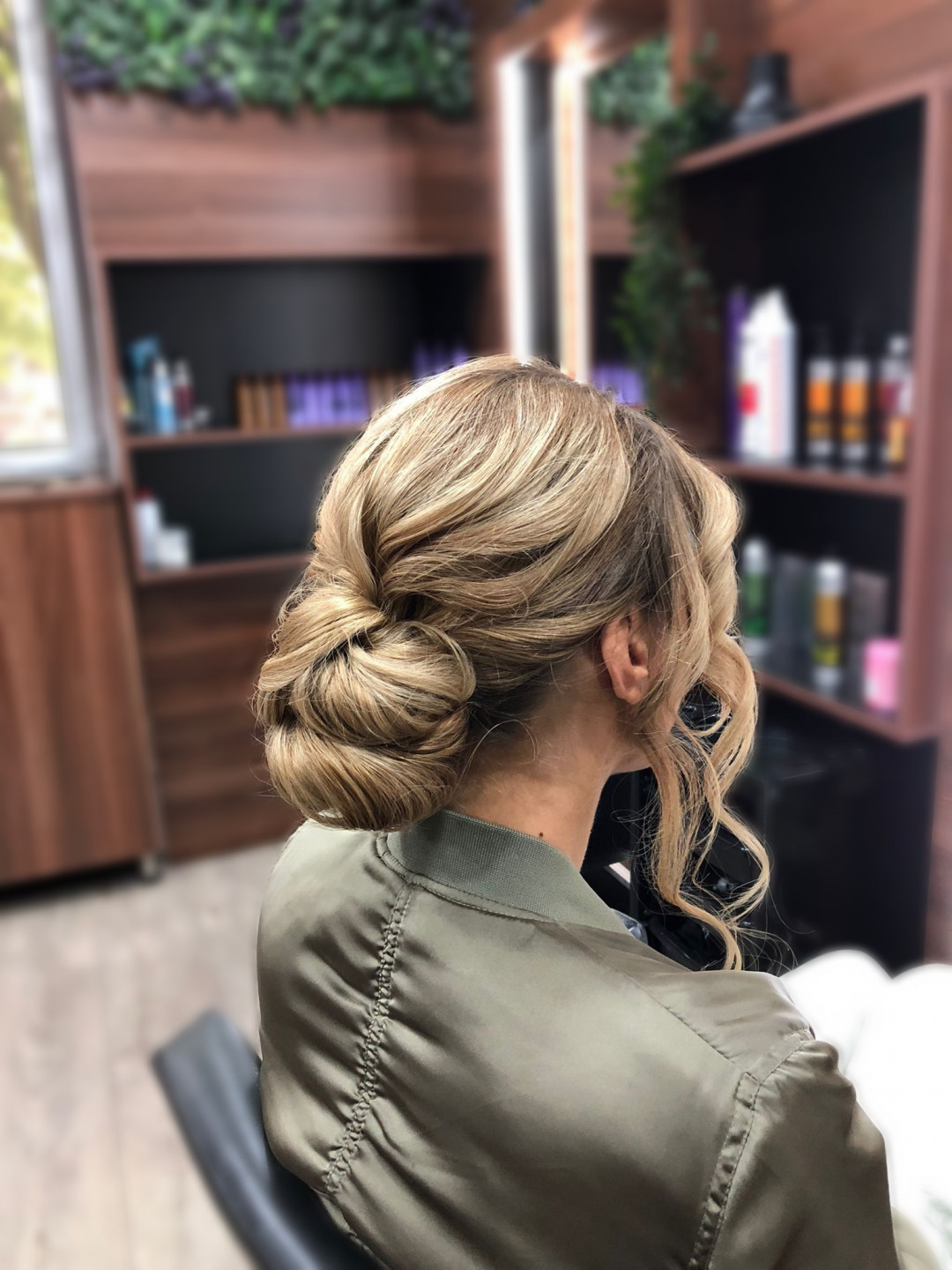 Beauty Centar 2313 #beograd Svečane i frizure za svadbu Svečana frizura - sve dužine kose