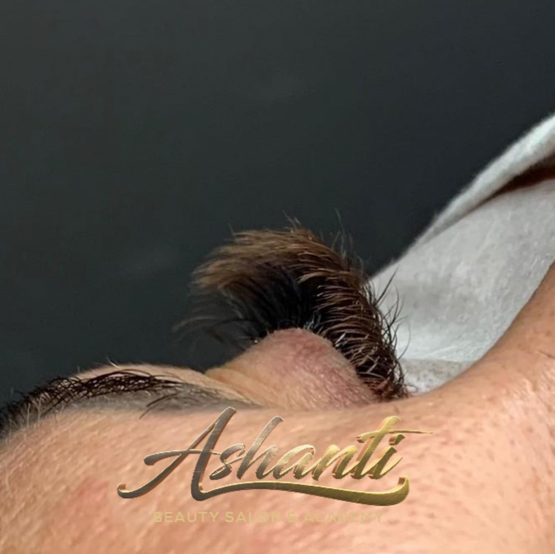 Ashanti Beauty Salon & Academy #beograd Nadogradnja trepavica Nadogradnja svilenih trepavica - ruski volumen 4 / 8D