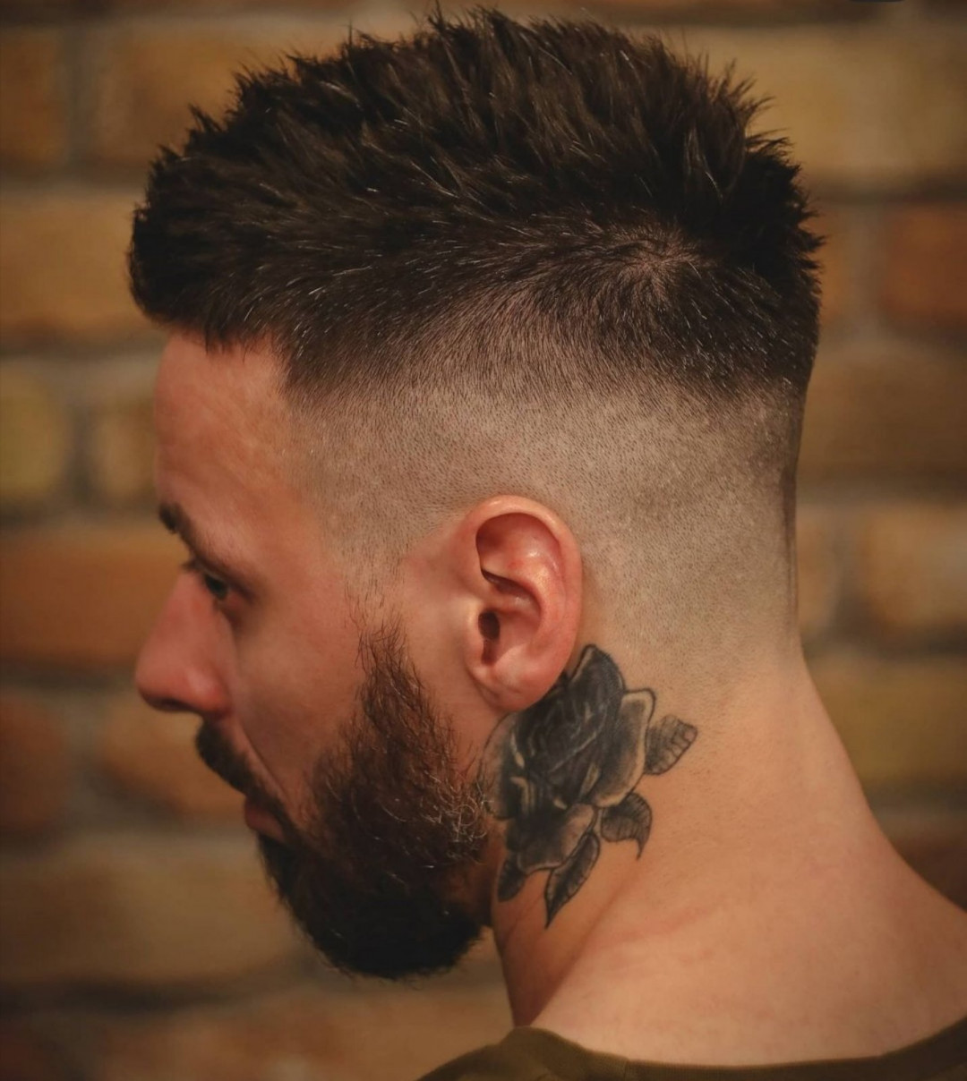 Aleksandar Team #beograd Muško šišanje Muško šišanje makazama i mašinicom - senior stilista
