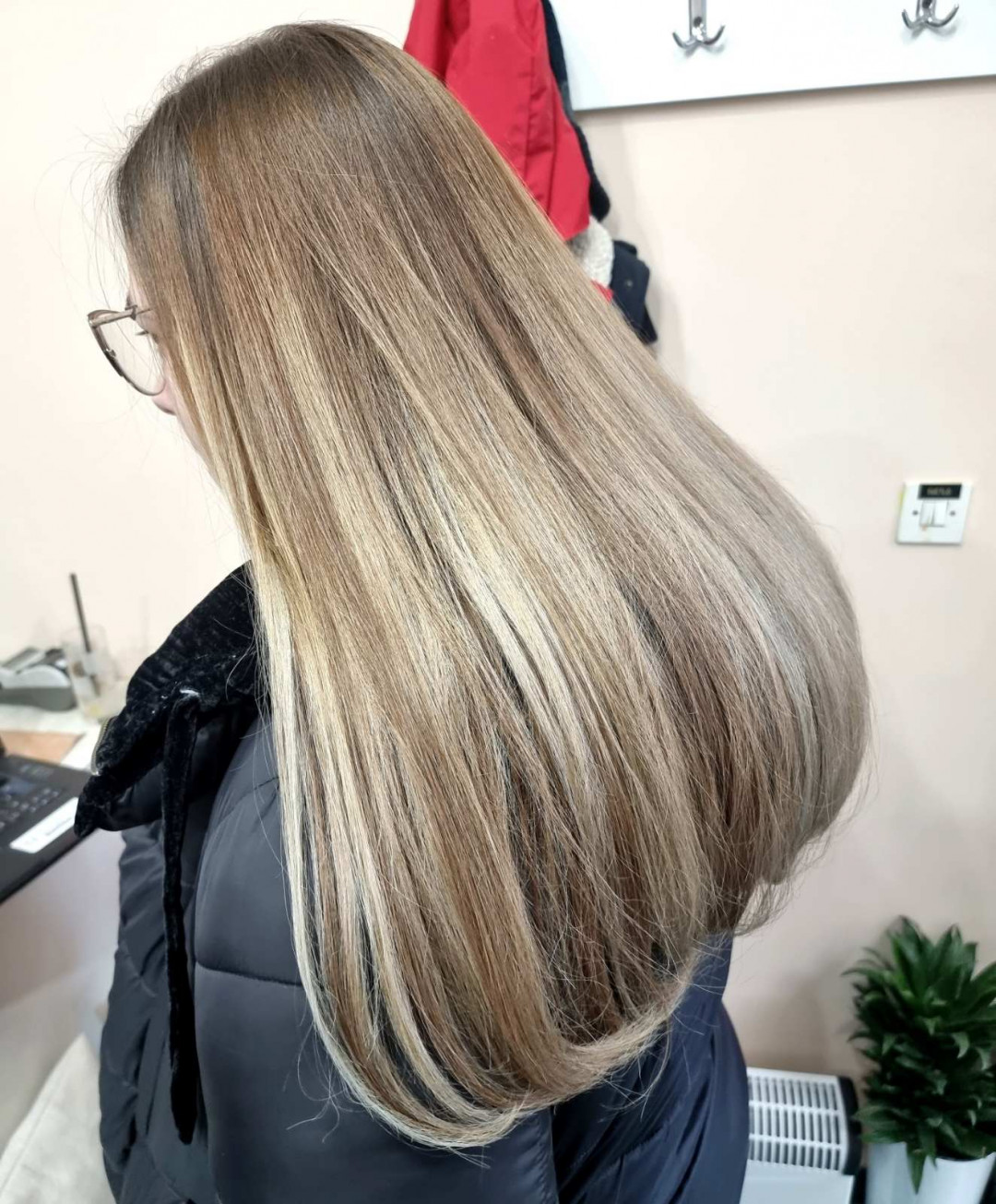Preliv - ekstra duga kosa - Candy S, Novi Sad Farbanje kose Frizerski saloni Farbanje kose, Novi Sad, Sajmište, Detelinara, Banatić