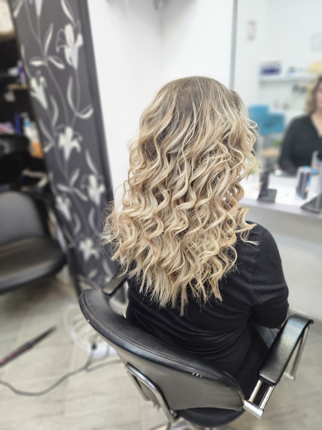 Beauty salon XL Lady #beograd Uvijanje, lokne i talasi Lokne / talasi na presu - ekstra duga / nadograđena kosa