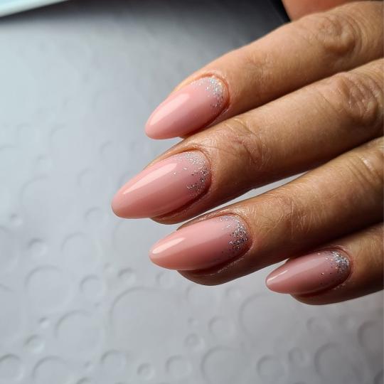 Noir artistry studio #beograd Izlivanje noktiju Dual forme izlivanje S/M dužina