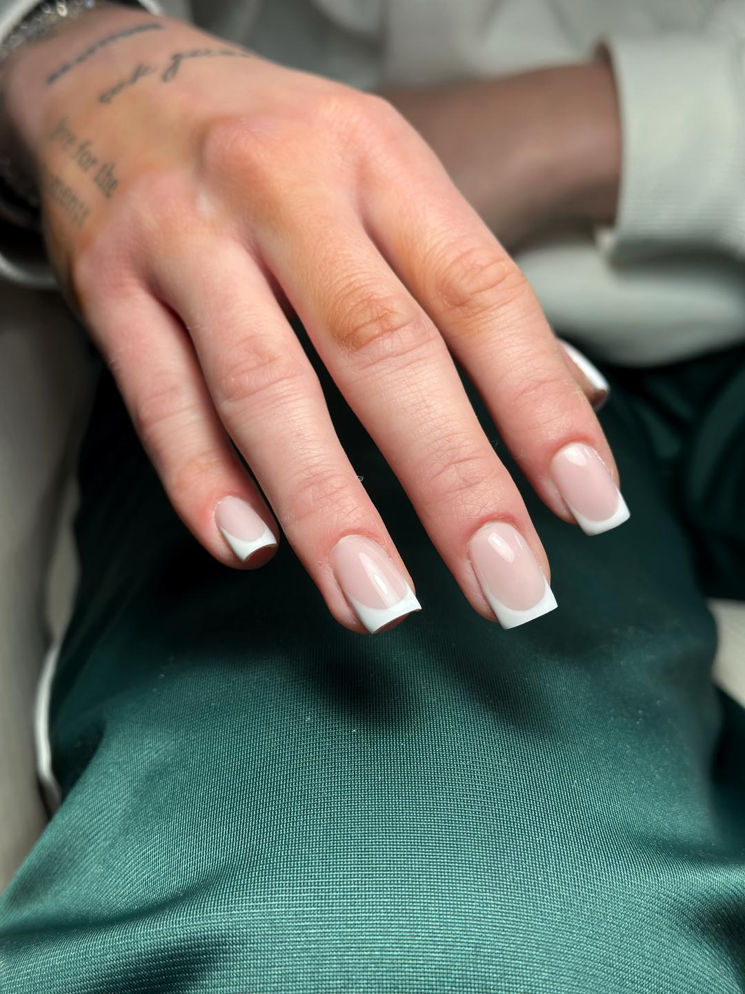 Lui beauty concept #beograd Korekcija noktiju Korekcija / ojačavanje noktiju gelom - S dužina