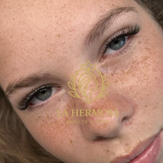 La Hermosa Beauty Studio #beograd Nadogradnja trepavica Nadogradnja svilenih trepavica - 1 na 1
