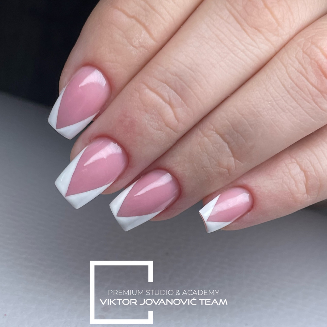 Korekcija noktiju - M velicina - BEAUTY CENTER Viktor Jovanović, Subotica Nadogradnja noktiju Nokti Nadogradnja noktiju, Subotica, Centar