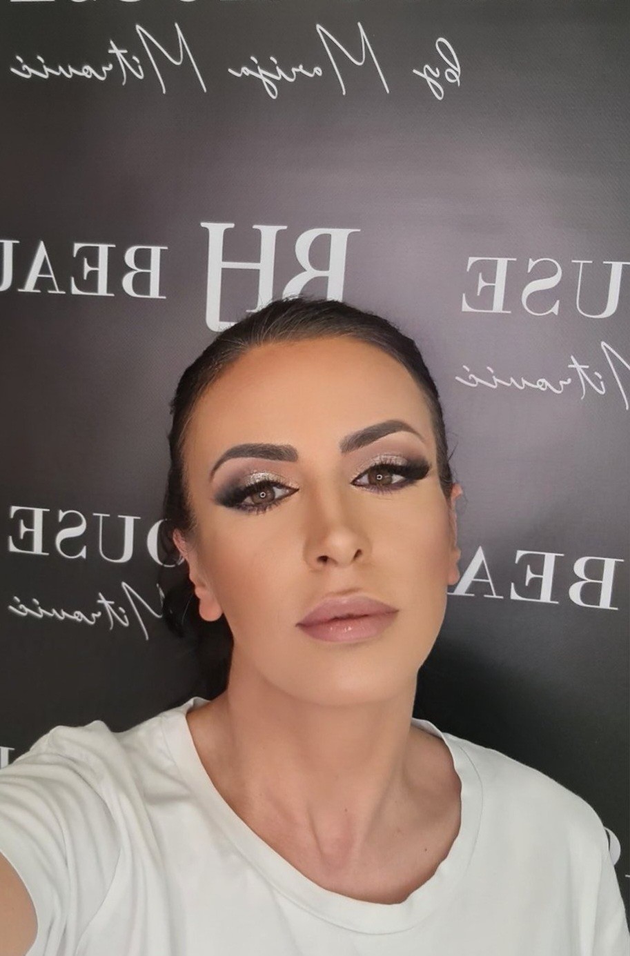 Beauty House by Marija Mitrović #nis Make-up / šminkanje Profesionalno šminkanje + veštačke trepavice