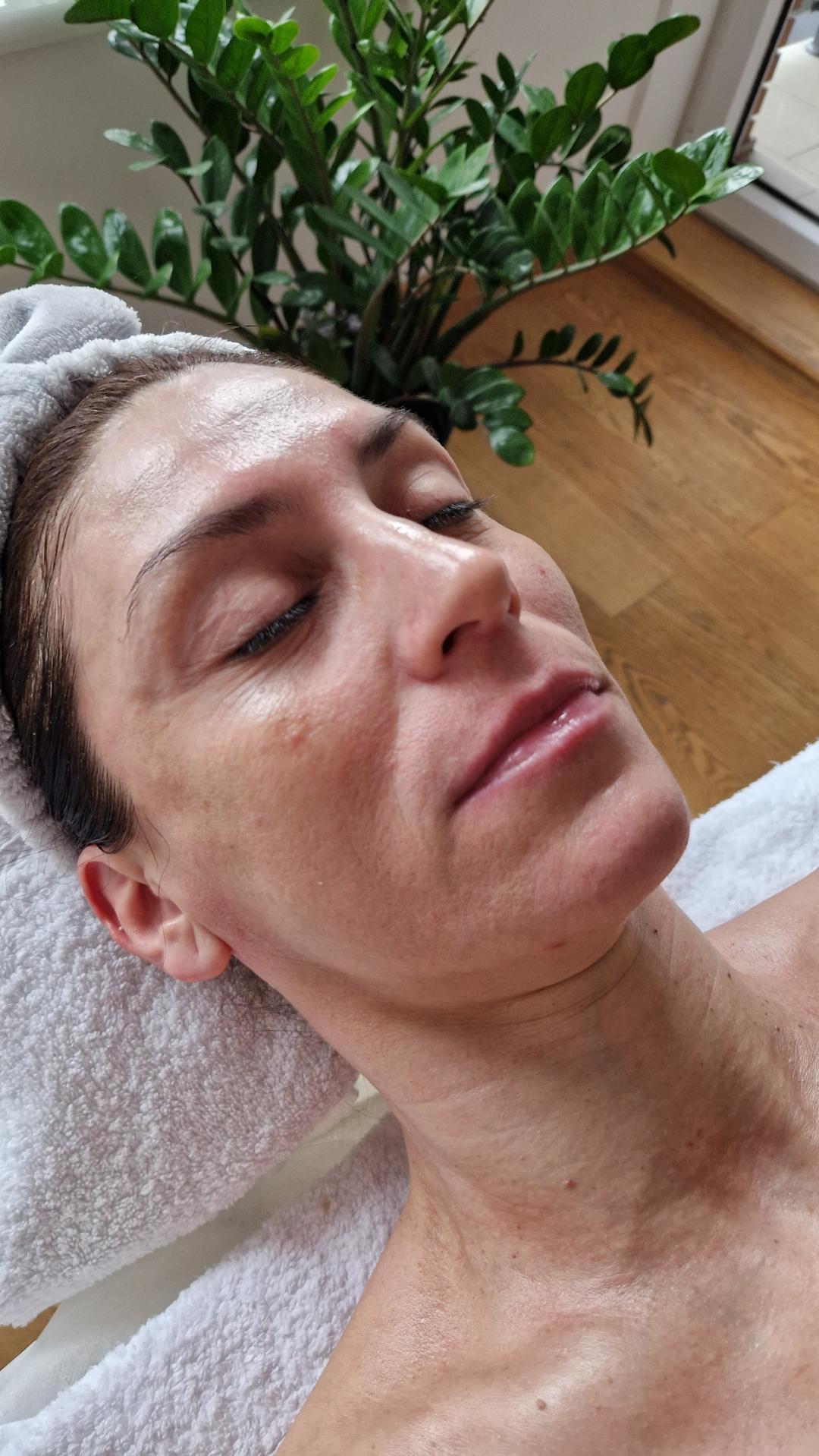 Thalgo tretman lica algama Silicium lift - Glow Holistic Studio, Beograd Tretman lica Lice Tretman lica, Beograd, Novi Beograd blokovi, Belville, Savski kej