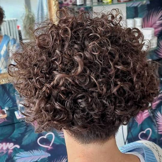 Fijatović #beograd Minival Mini-val voćnim kiselinama - kosa srednje dužine Minival