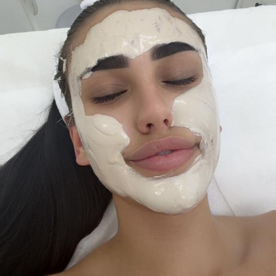 GM Beauty studio #beograd Ovoj mladoj dami smo radili osnovni higijenski tretman 🥰