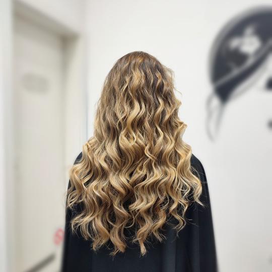 Infinity Hair #novisad Feniranje i stilizovanje Feniranje na talase - extra duga kosa (preko lopatic