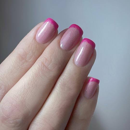 Nails Studio #beograd Ojačavanje noktiju Gel lak / rubber baza