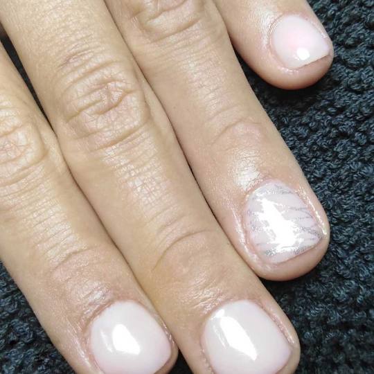 Headroom #beograd Kombinovani manikir + gel lak