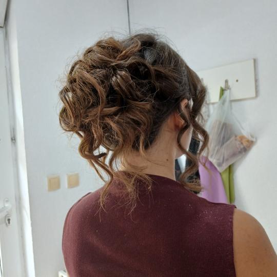 Studio Ceca #novisad Svečane i frizure za svadbu Svečana frizura - duga kosa (podrazumeva dolazak 