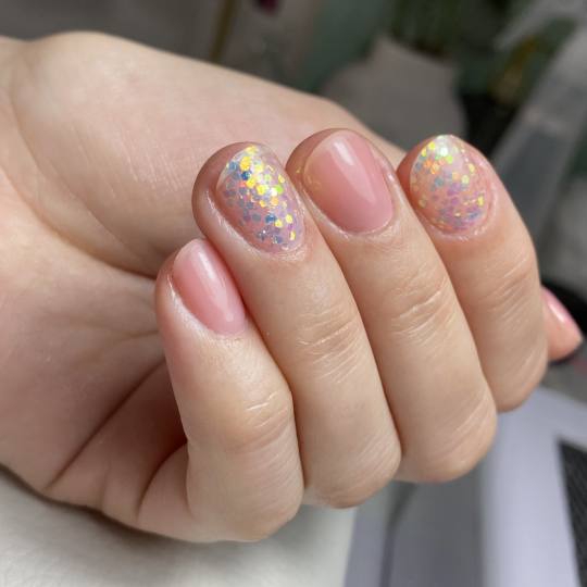 Frančeska beauty studio #novisad Raber baza 
Ojačavanje noktiju Raber bazom .
Raber baza je u od