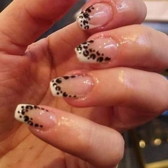 Esthetique Privé #beograd Lakiranje noktiju Nail art /cirkoni po noktu