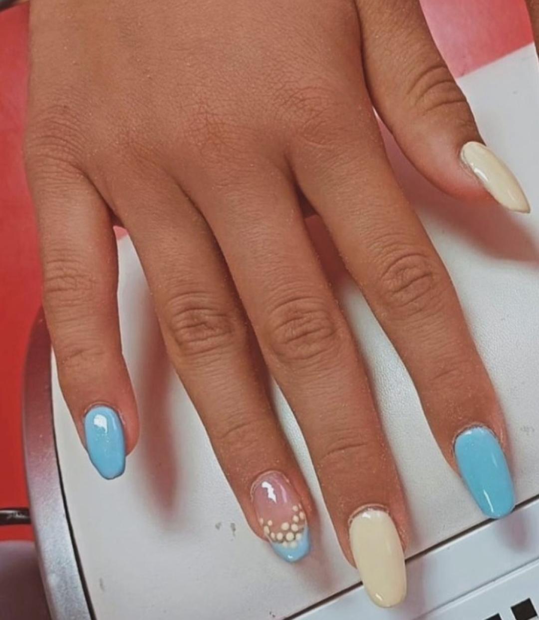 Ojačavanje prirodnih noktiju gelom + gel lak - ruke - Astradas 2, Beograd Ojačavanje noktiju Nokti Ojačavanje noktiju, Beograd, Novi Beograd blokovi, Belville, Savski kej