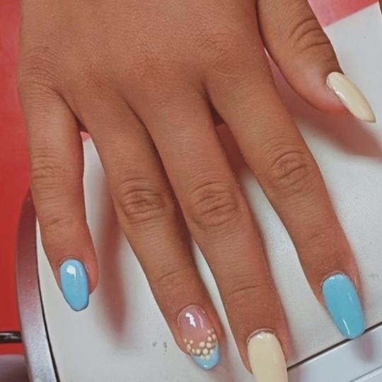 Astradas 2 #beograd Ojačavanje noktiju Ojačavanje prirodnih noktiju gelom + gel lak - ruke