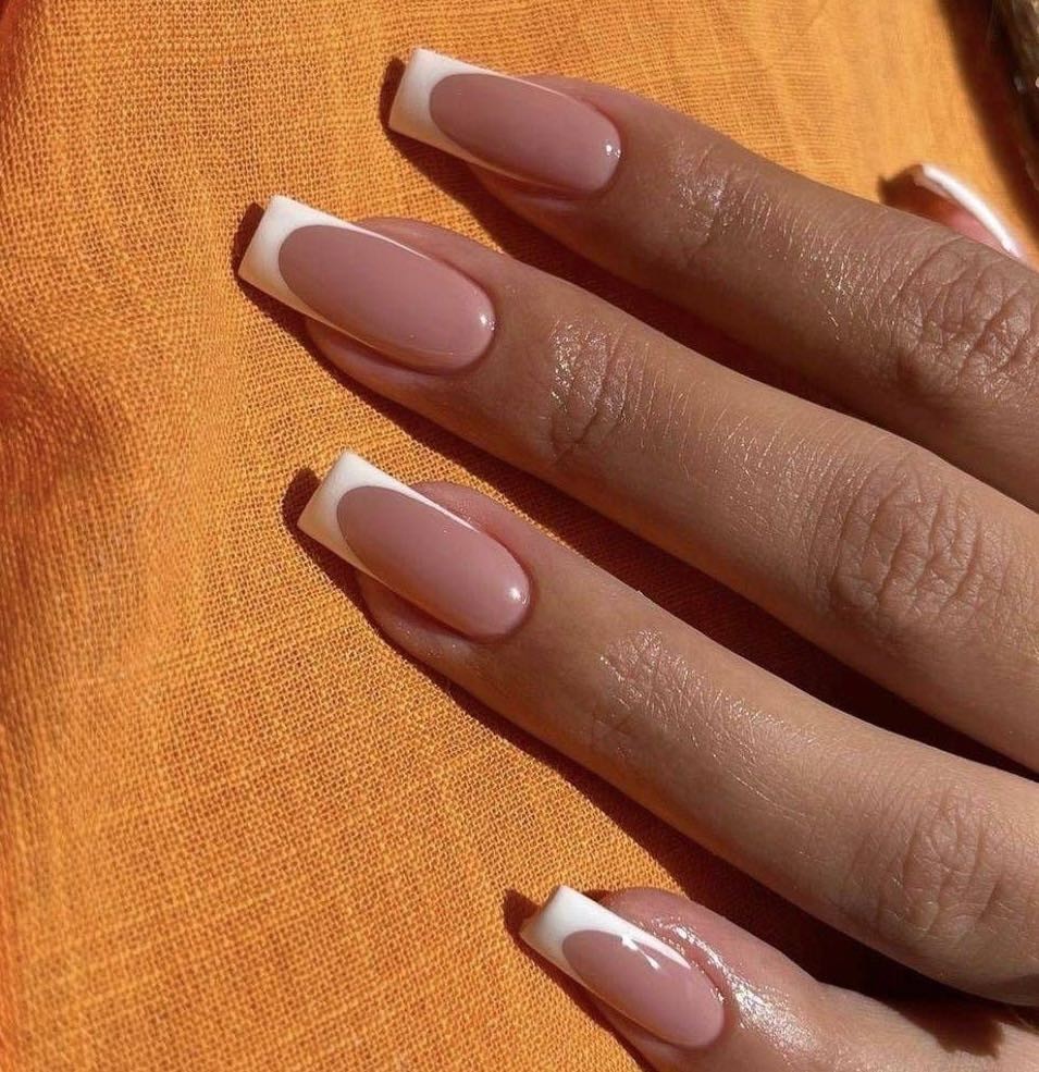 Moon Beauty Bar #beograd Lakiranje noktiju French - dodatak uz uslugu