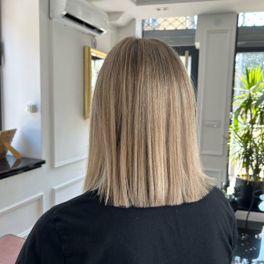 Esthetique Privé #beograd Farbanje kose Air touch - kosa srednje dužine