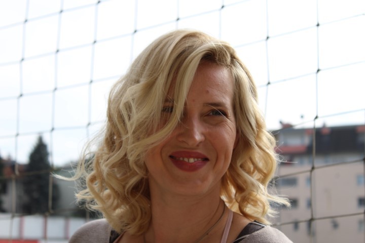 Radionica za šišanje po meri #beograd Farbanje kose Farbanje cele dužine kose Super Blondes bojom - sve dužine