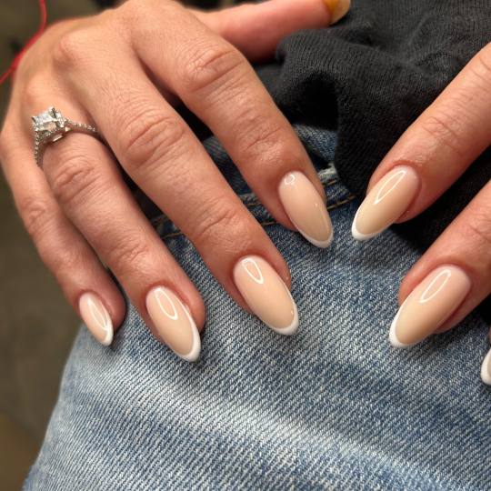MN Beauty studio #beograd Ojačavanje noktiju Korekcija noktiju / ojačavanje noktiju / rubber baza
