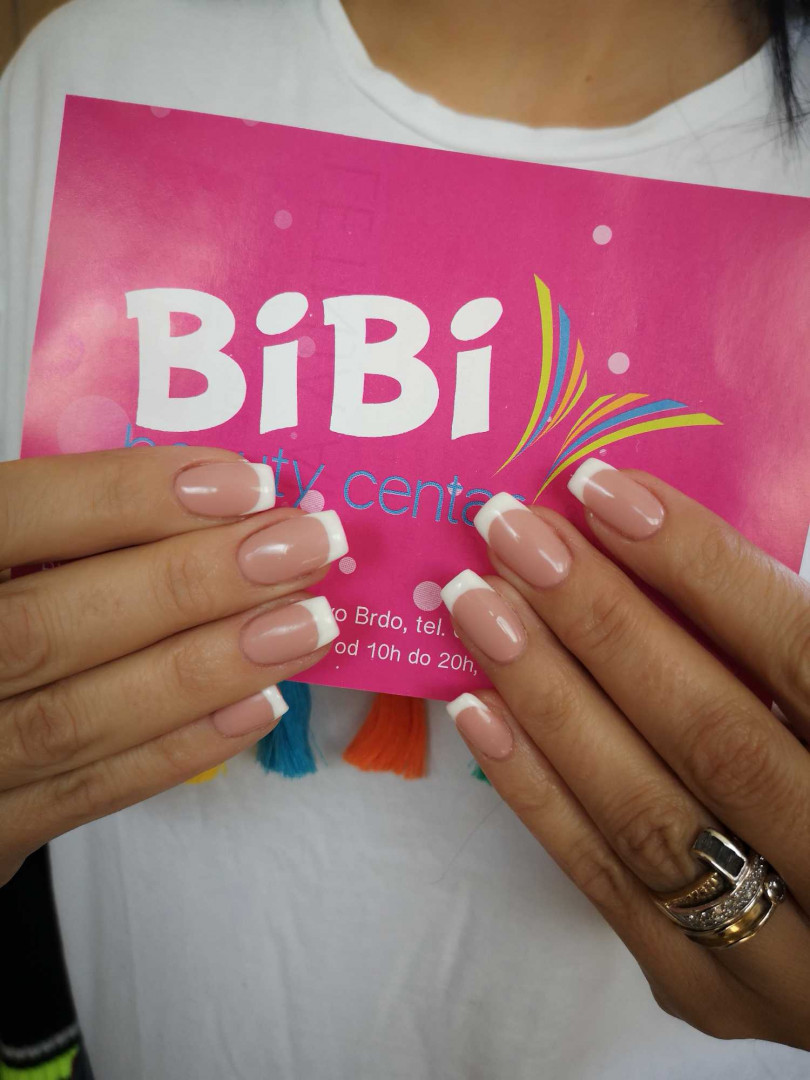 Bibi beauty centar #beograd Nadogradnja noktiju Nadogradnja noktiju tipsama