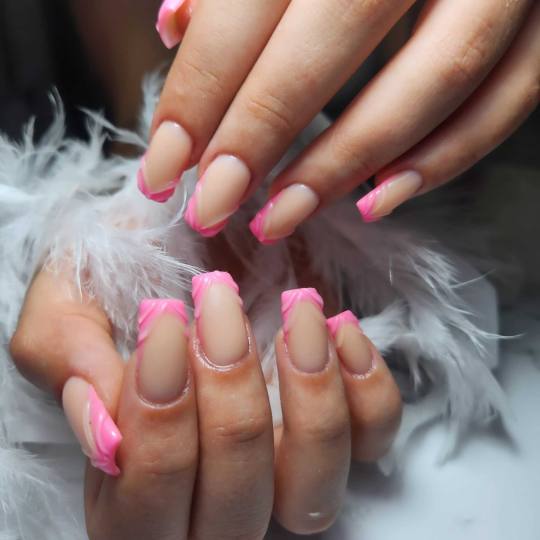 Beauty Team J&S 037 #krusevac Izlivanje noktiju Izlivanje noktiju gelom - M dužina