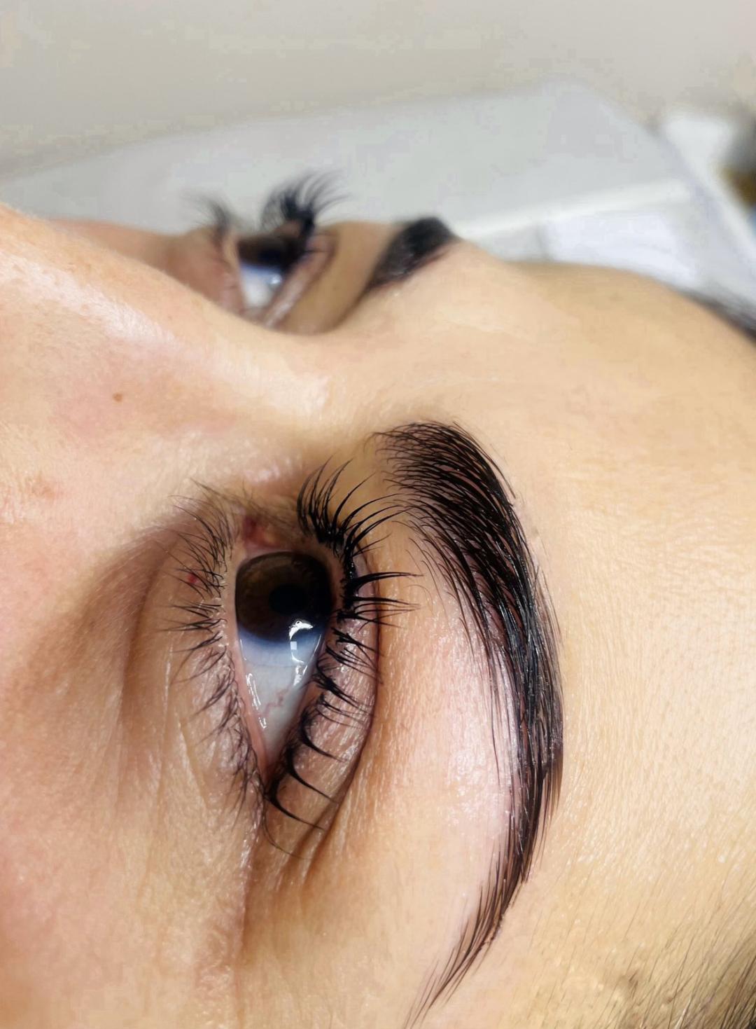 Blinka Beauty Studio #nis Trepavice Lash lift + brow lift