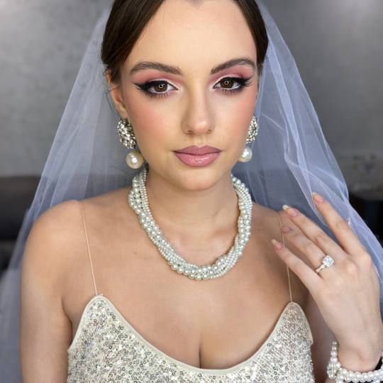 Gracia Make up #beograd Make-up / šminkanje Profesionalno šminkanje + veštačke trepavice
