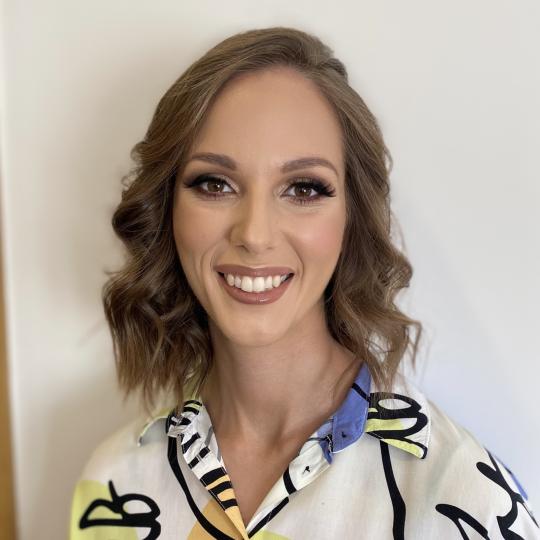 Lovely Style #beograd Make-up / šminkanje Profesionalno šminkanje + feniranje na ravno / lokne