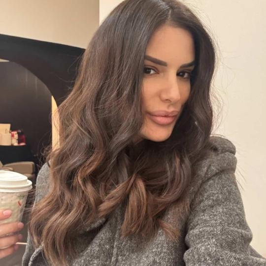 Amanović #beograd Feniranje i stilizovanje Feniranje na ravno/lokne - duga kosa