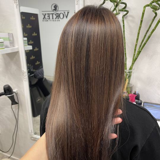 Vortex Beauty Hair - Belvil #beograd Farbanje kose Skidanje crne boje i prelazak u čokoladnu nijans