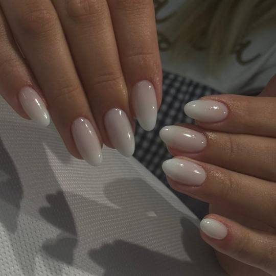 aBeauty Salon Lepote #beograd Manikir Ruski manikir + gel lak Dobrodošli u aBeauty Vračar, Vaš om