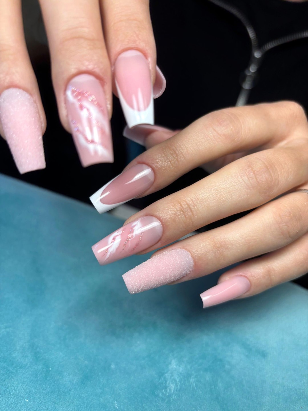 Elegance Touch #beograd Manikir Korekcija/Izlivanje noktiju gelom L dužina + boja/frenč/ombre