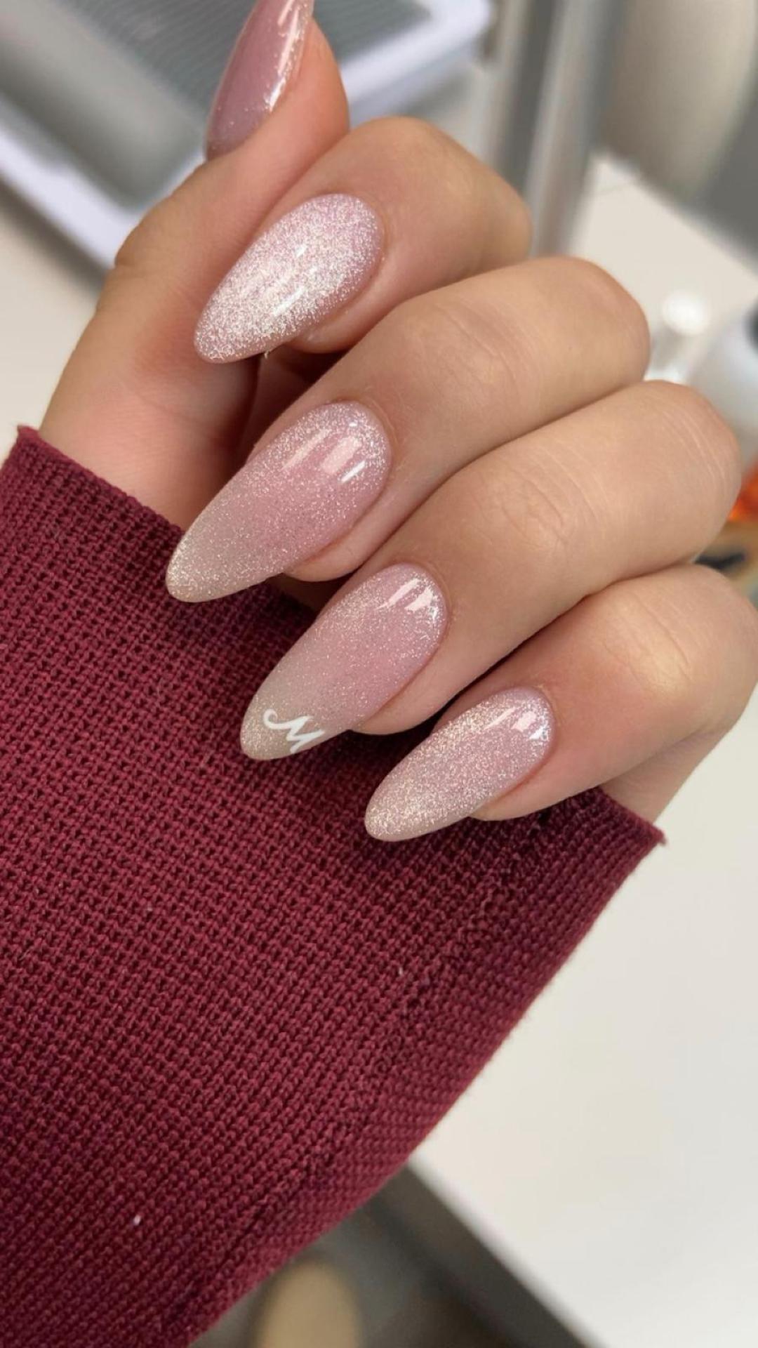 Claire #beograd Nadogradnja noktiju Ojacavanje gelom L