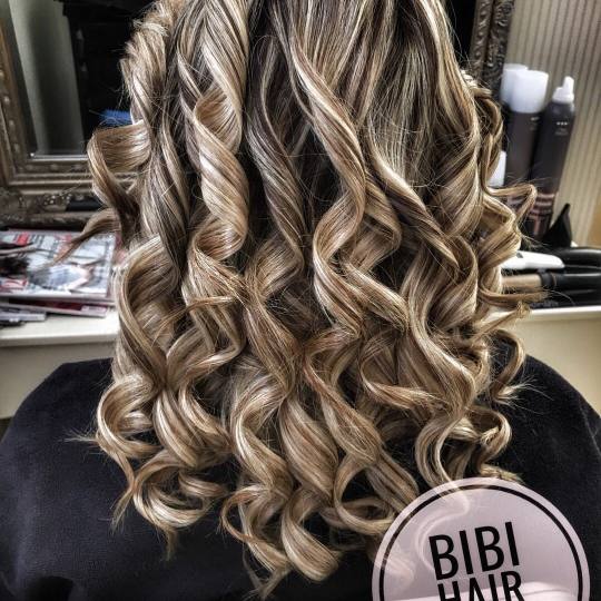 Bibi beauty centar #beograd Feniranje i stilizovanje Feniranje na ravno / lokne - kosa srednje duži