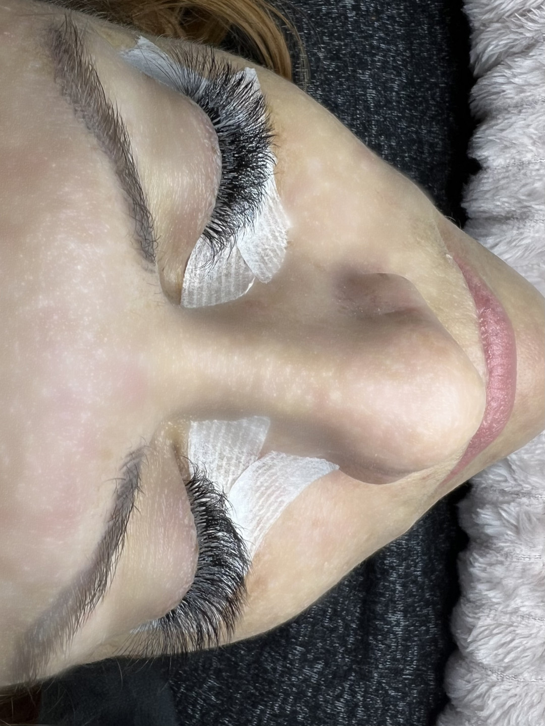 Korekcija nadogradnje trepavica ruski volumen - do 2 nedelje - Nini beauty studio, Beograd Nadogradnja trepavica Lice Nadogradnja trepavica, Beograd, Zvezdara