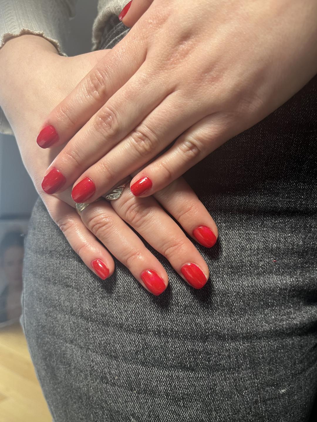 Amelini beauty concept #beograd Gel lak Manikir + gel lak RUBER baza + boja