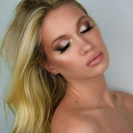 Ivana Vit #beograd Make-up / šminkanje Profesionalno šminkanje - za mladu Budi mlada koja nosi šm