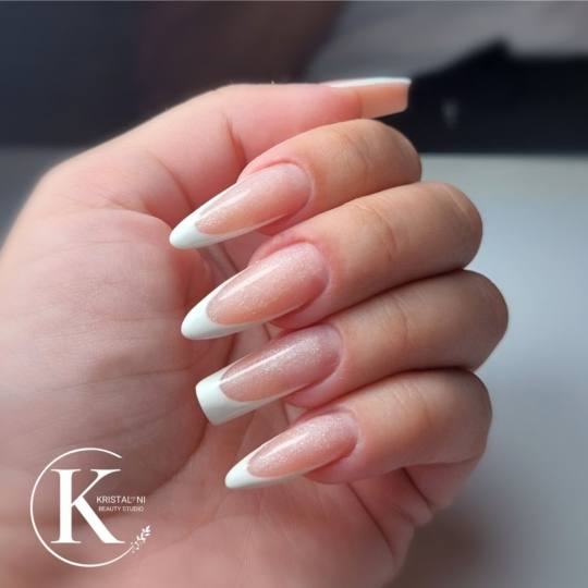 Kristal. NI Beauty Studio #nis Izlivanje noktiju Izlivanje noktiju gelom - L dužina
