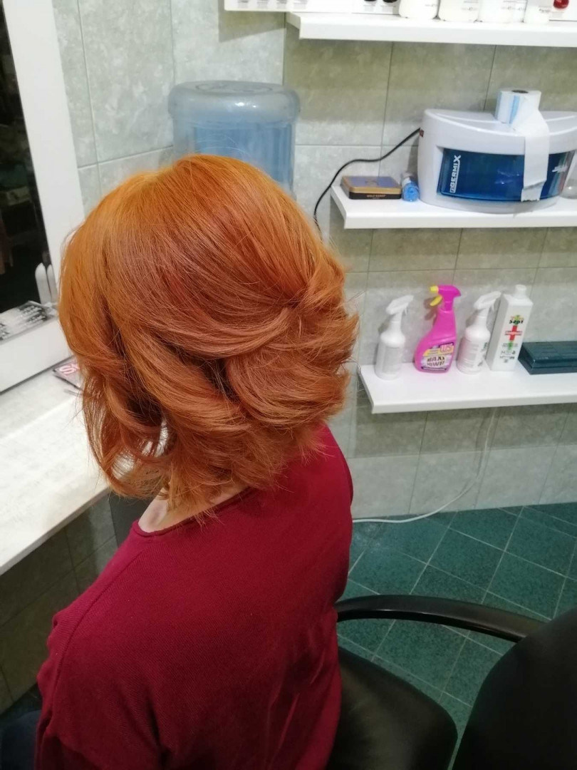 Feniranje na ravno srednja duzina - Candy S, Novi Sad Feniranje i stilizovanje Frizerski saloni Feniranje i stilizovanje, Novi Sad, Sajmište, Detelinara, Banatić