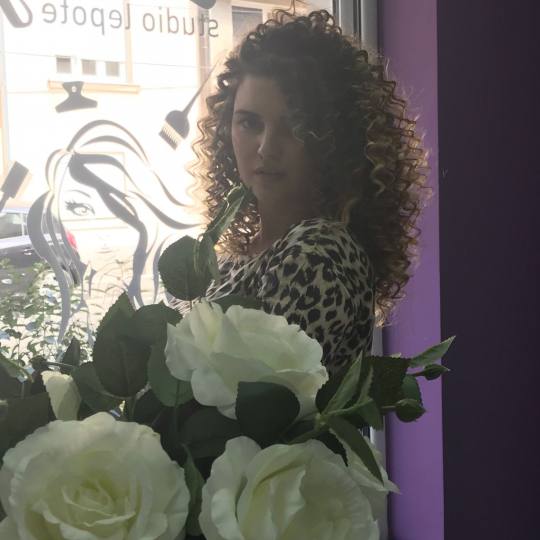 Studio Lady #beograd Uvijanje, lokne i talasi