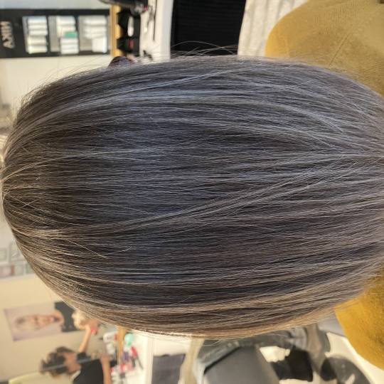 Hair and beauty #beograd Ombre, sombre, balayage Soft balayage + šišanje + feniranje - kosa srednj