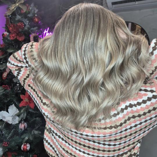 Bellezza e Colori #beograd Ombre, sombre, balayage Balayage - kosa srednje dužine Babylights pramen