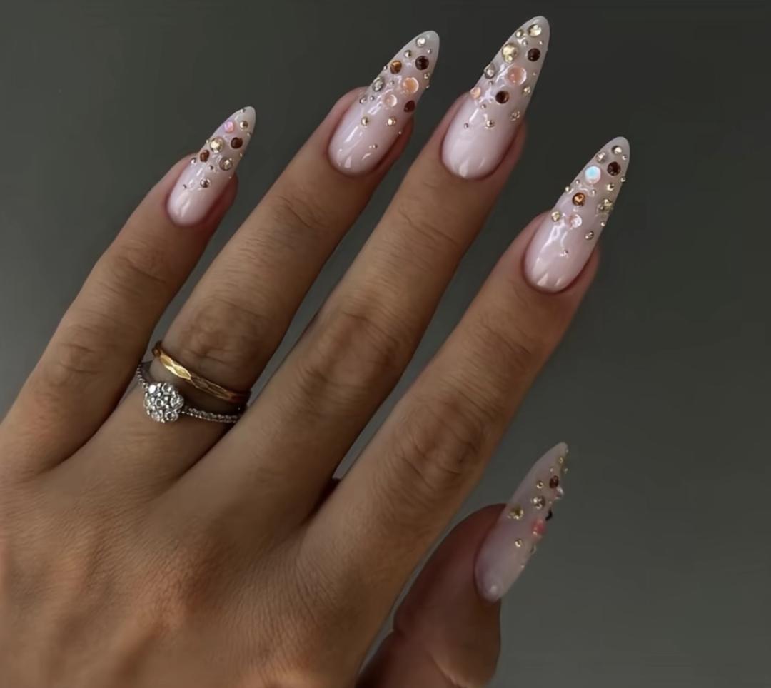 Izlivanje noktiju gelom - XL dužina - Mila Beauty Centar, Beograd Izlivanje noktiju Nokti Izlivanje noktiju, Beograd, Bežanijska kosa, Bežanija, Ledine, Surčin