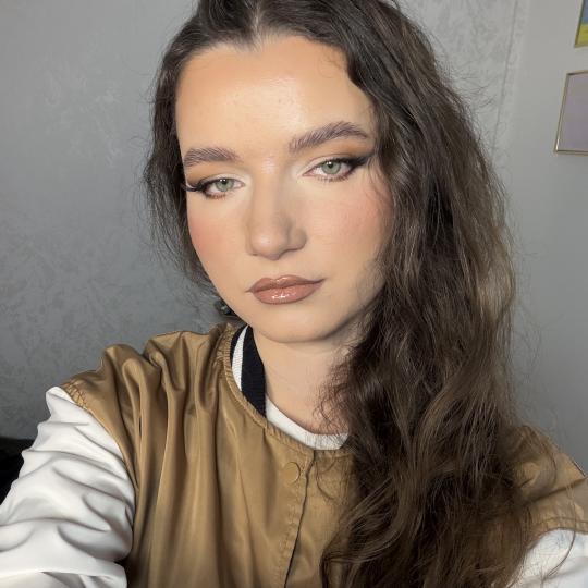 Artist Alex Studio #nis Make-up / šminkanje Profesionalno šminkanje + veštačke trepavice Matura