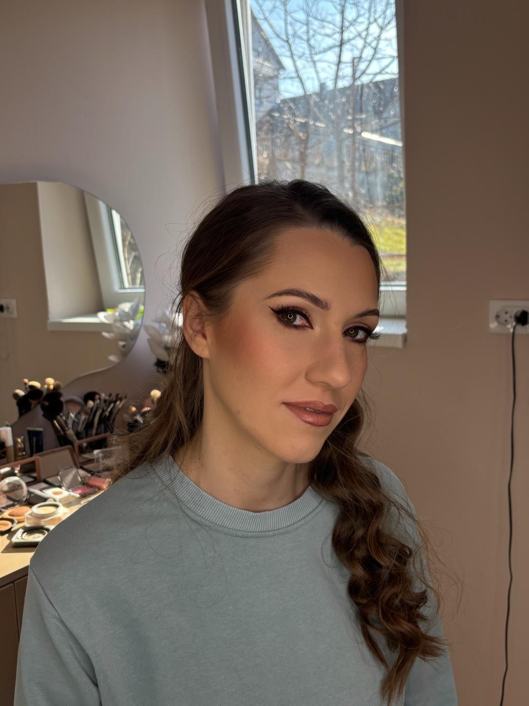 Profesionalno šminkanje - za svečane prilike - Aura Beauty, Beograd Make-up / šminkanje Lice Make-up / šminkanje, Beograd, Vračar, Čubura, Crveni krst