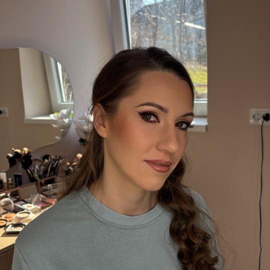 Aura Beauty #beograd Make-up / šminkanje Profesionalno šminkanje - za svečane prilike Profesional